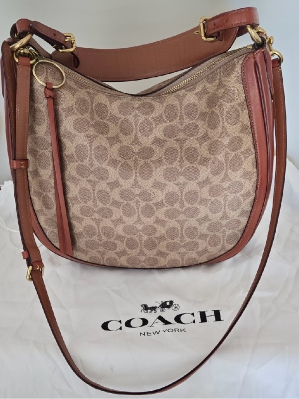 Coach Sutton Signature Tan and Brown Shoulder hobo Bag used Pristine Condition - Picture 4 of 16